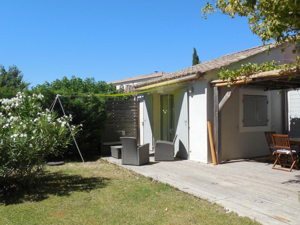 La Maison Bleue LʼIsle-sur-la-Sorgue Exterior foto